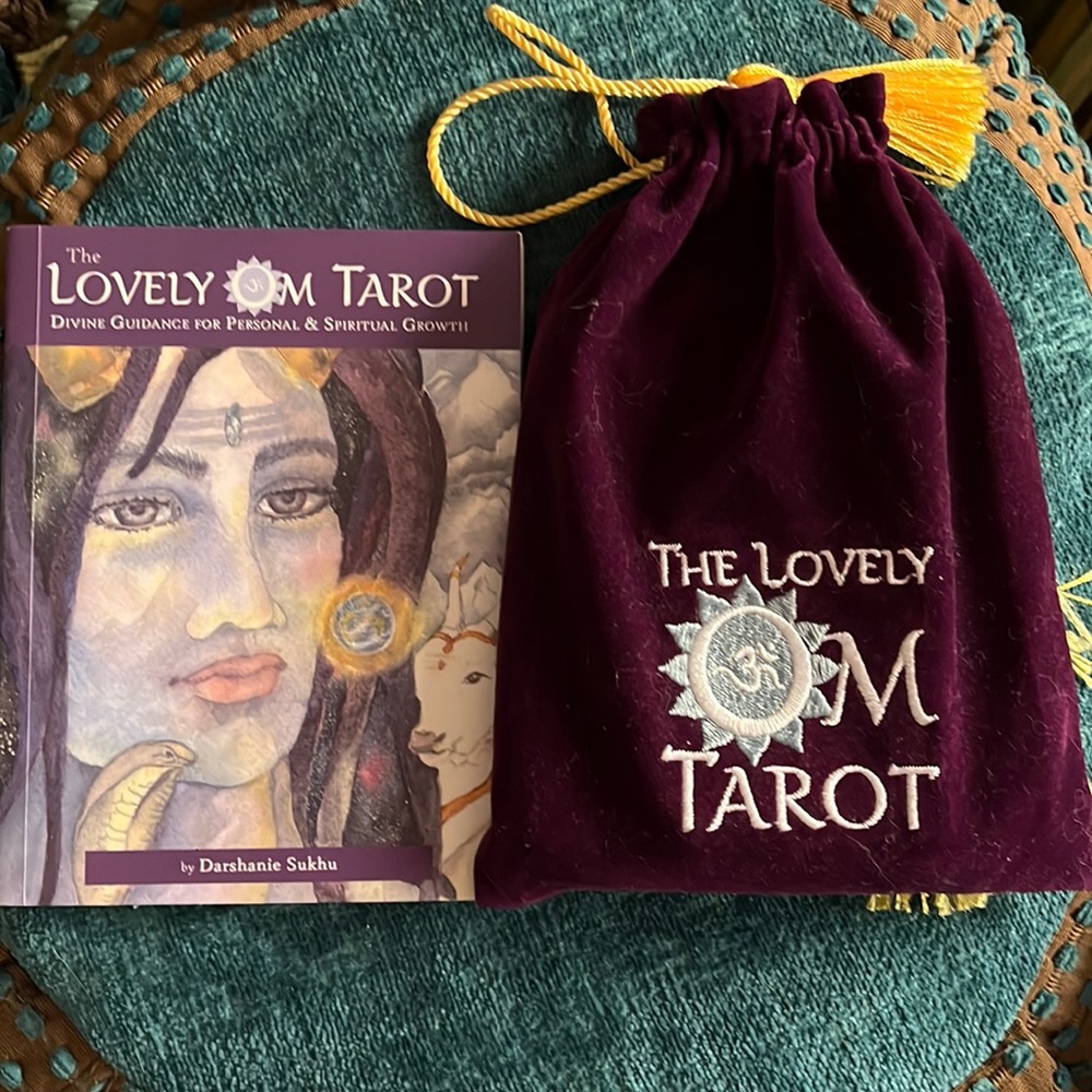 The Lovely Om Tarot🕉️